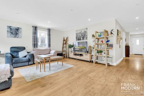 40 Broadwheel Road, Helpston, Peterborough, PE6 7EE