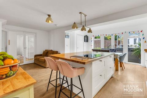 40 Broadwheel Road, Helpston, Peterborough, PE6 7EE