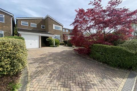 4 bedroom detached house for sale, Okus Road, Swindon SN1