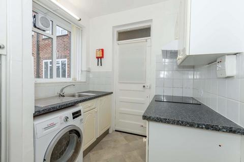 3 bedroom apartment to rent, Dyke Road, Brighton