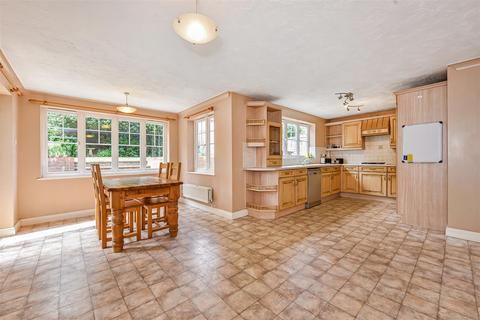 5 bedroom house for sale, Lapwing Rise, Whitchurch