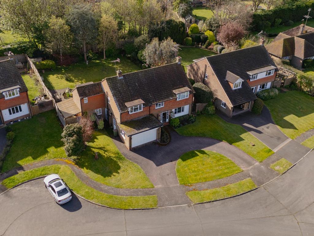 Cherry Orchard, Ashtead KT21 4 bed house for sale £1,500,000
