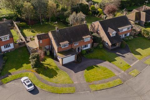 10 Cherry Orchard, Ashtead, KT21 1HS