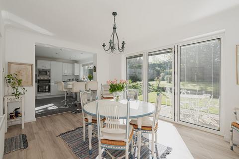 10 Cherry Orchard, Ashtead, KT21 1HS