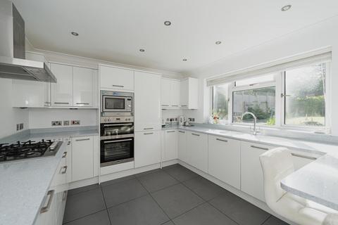10 Cherry Orchard, Ashtead, KT21 1HS