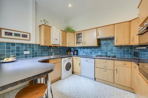 102a Bargery Road, London, SE6 2LW