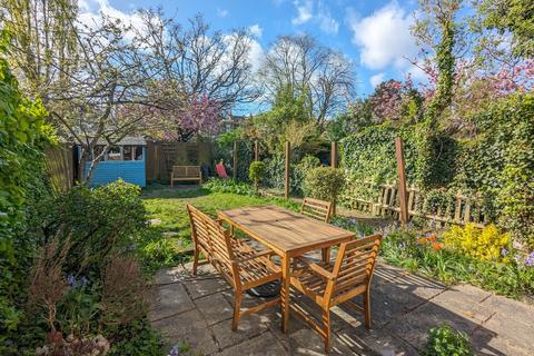 102a Bargery Road, London, SE6 2LW