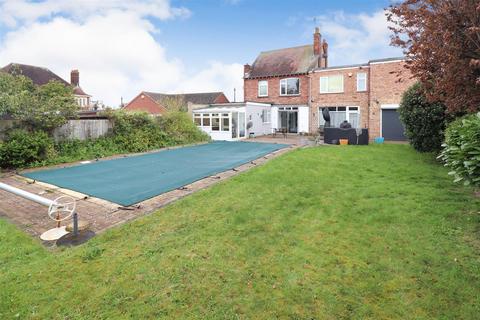 4 bedroom detached house for sale, Purvis Road, Rushden NN10