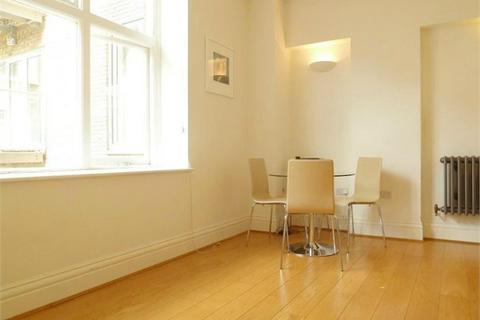 1 bedroom apartment to rent, Kingsway Square, Battersea Park SW11