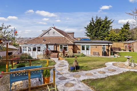 26 White Cliff Way, Folkestone, CT19 6DX