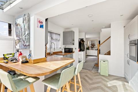 26 White Cliff Way, Folkestone, CT19 6DX