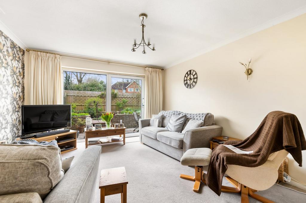 Oak Drive, Hawkinge, Folkestone, CT18 5 bed semidetached house for