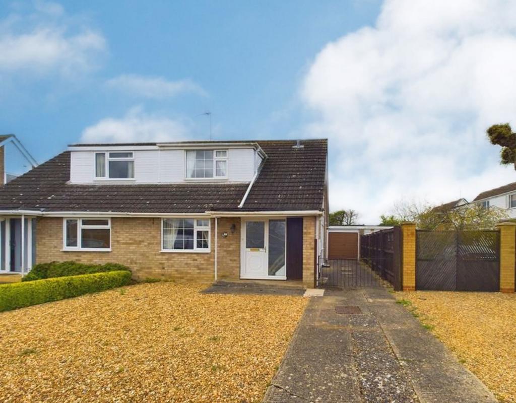 Hatfield Road, Sawtry, Cambridgeshire. 2 bed semidetached house for