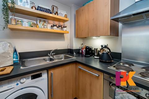 2 bedroom flat to rent, Blackbird Mews, London Road HP10