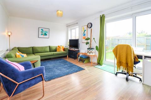 3 bedroom terraced house for sale, Bents Close, Clapham