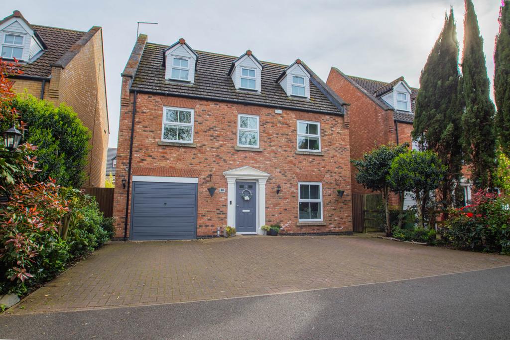 5 Bedroom Detached for Sale