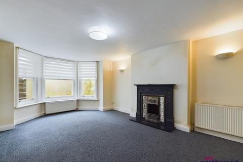 2 bedroom flat for sale, Queens Gardens, Eastbourne, BN21