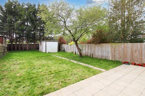 4 bedroom detached bungalow for sale, Woodmere Avenue, Shirley