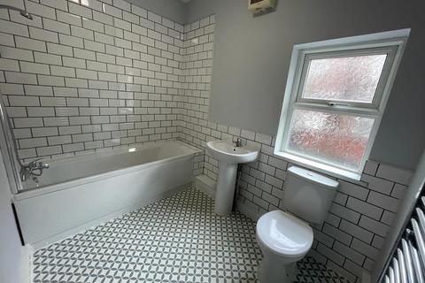 2 bedroom flat to rent, Dickenson Road, Longsight, Manchester