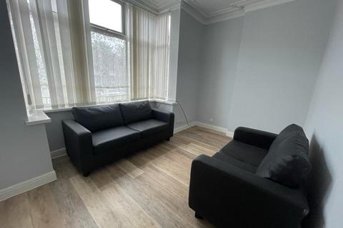 2 bedroom flat to rent, Dickenson Road, Longsight, Manchester