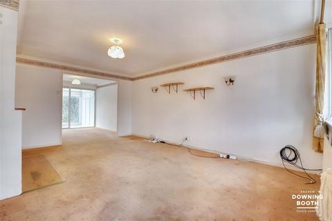 5 Walkers Croft, Lichfield, WS13 6TR