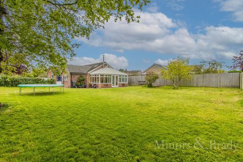 5 bedroom detached bungalow for sale, Hillside, Chedgrave, NR14