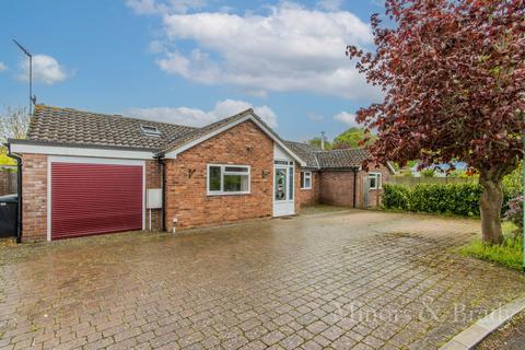 5 bedroom detached bungalow for sale, Hillside, Chedgrave, NR14