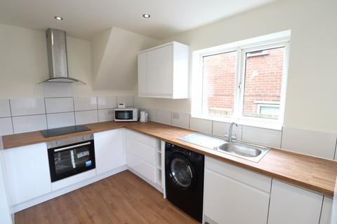 3 bedroom semi-detached house to rent, Henconner Lane, Bramley, Leeds, West Yorkshire, LS13