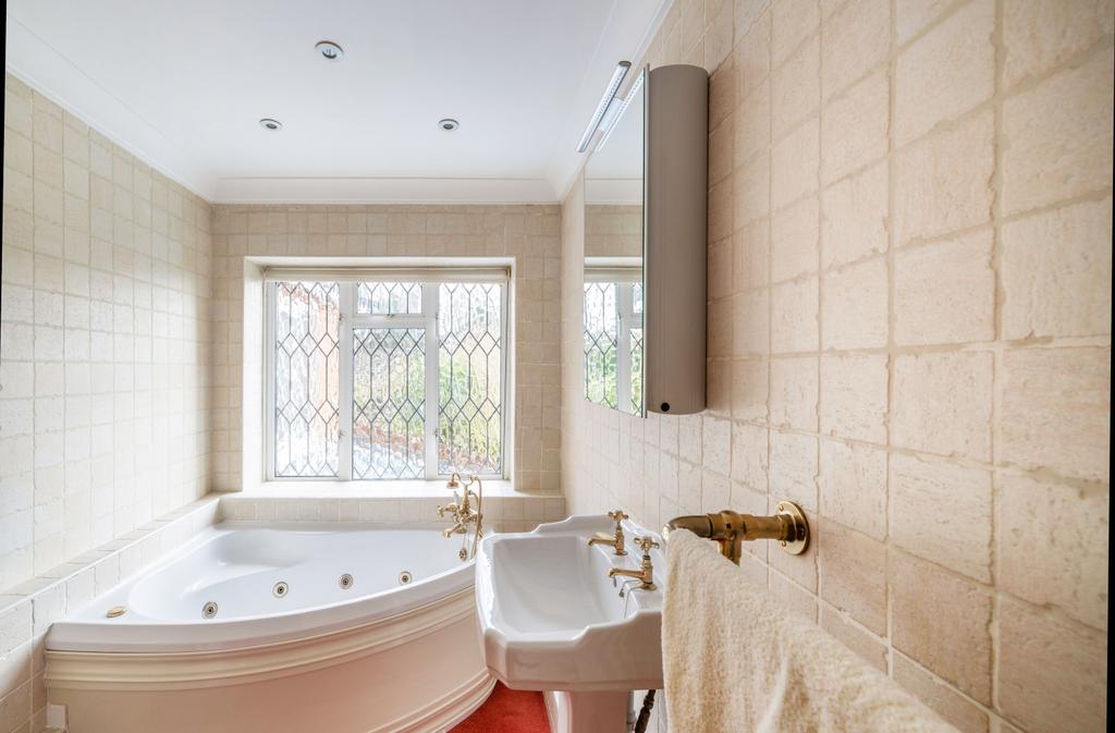 Bathroom R
