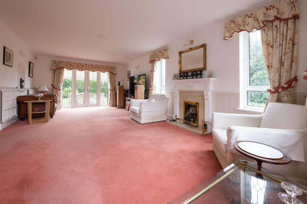 Living Room R