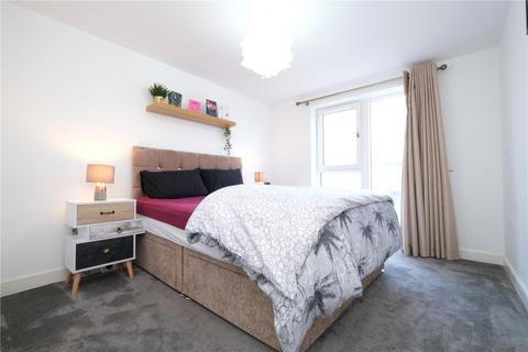 2 bedroom flat for sale, Castle Hill Drive, Castle Hill, Ebbsfleet Valley, Swanscombe, DA10