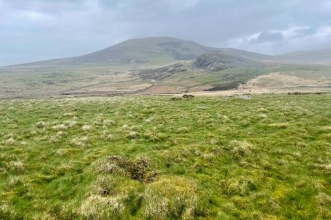 Land for sale, Tir Mynydd Islaw'r Ffordd