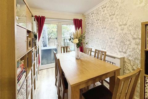 3 bedroom semi-detached house for sale, Hemingway Drive, Oxfordshire OX26