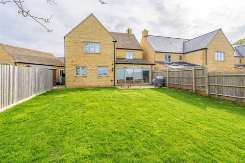 4 bedroom detached house for sale, Old Ilsom Farm Road, Tetbury