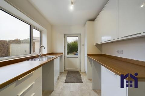 3 bedroom semi-detached house to rent, Conway Road, Eccleston, PR7 5SW