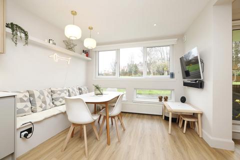 3 bedroom flat for sale, 4/2 Ravelston Rise, Craigleith Avenue South, Edinburgh EH4 3LQ