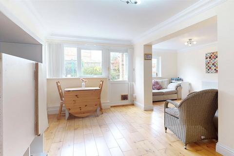 12 Calvert Drive, Basildon, SS13 1TB