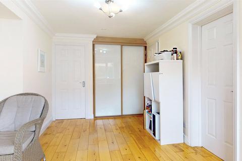 12 Calvert Drive, Basildon, SS13 1TB