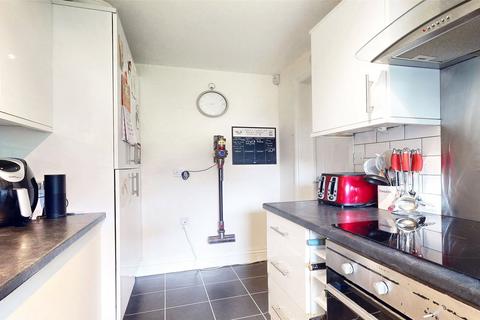 12 Calvert Drive, Basildon, SS13 1TB