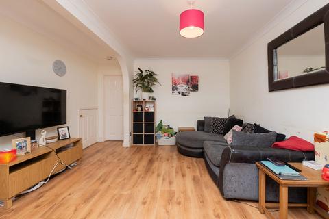 5 Dyrham Close, Kingswood, Bristol, BS15 4JE