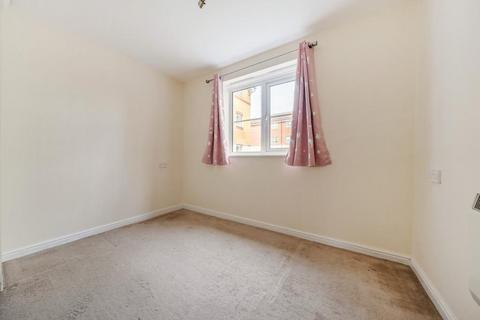 2 bedroom apartment to rent, Martingale Chase,  Newbury,  RG14