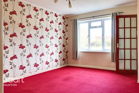 2 bedroom terraced house for sale, Lisieux Way, Taunton