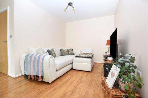 2 bedroom flat for sale, Talehangers Close, Bexleyheath, Kent, DA6