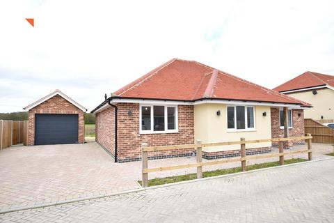 3 bedroom detached bungalow for sale, The Meadows, Little Clacton