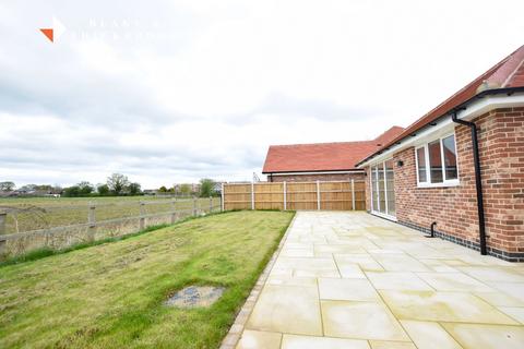 3 bedroom detached bungalow for sale, The Meadows, Little Clacton