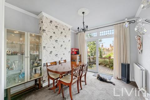 24 Annsworthy Crescent, London, SE25 6TF