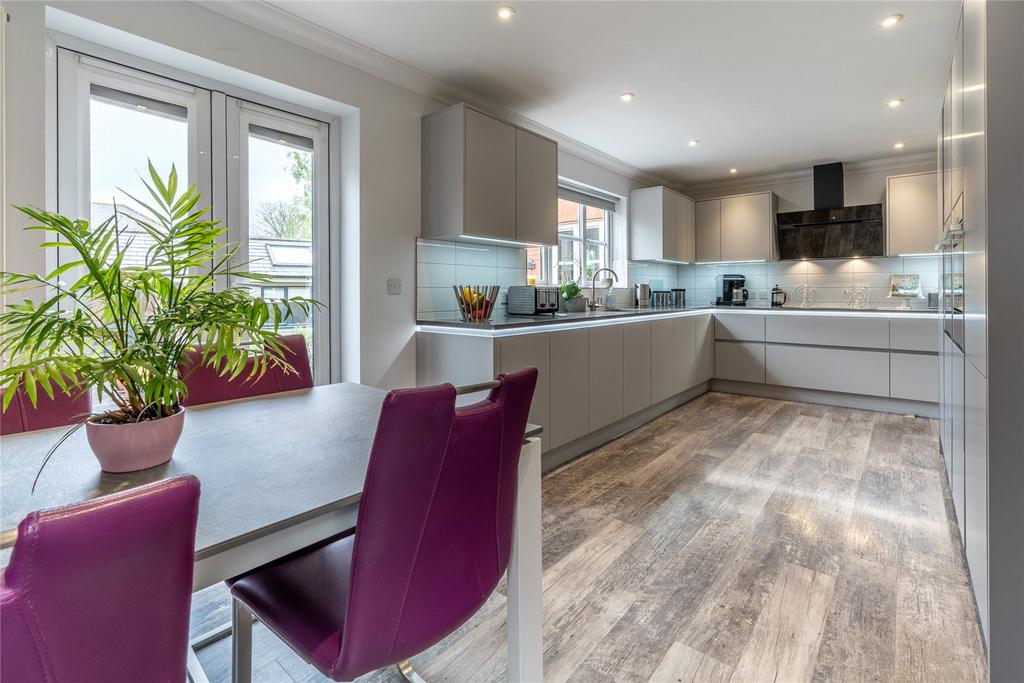 Kitchen/Breakfast Rm