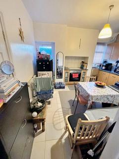 1 bedroom flat to rent, Highfield Avenue, London NW11