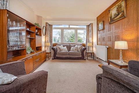 2 bedroom flat for sale, Flat 9, Norfolk Court, 25 Dirleton Drive, Shawlands, Glasgow, G41