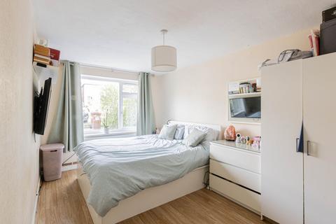 2 bedroom maisonette for sale, Ipswich Road, Colchester, CO4